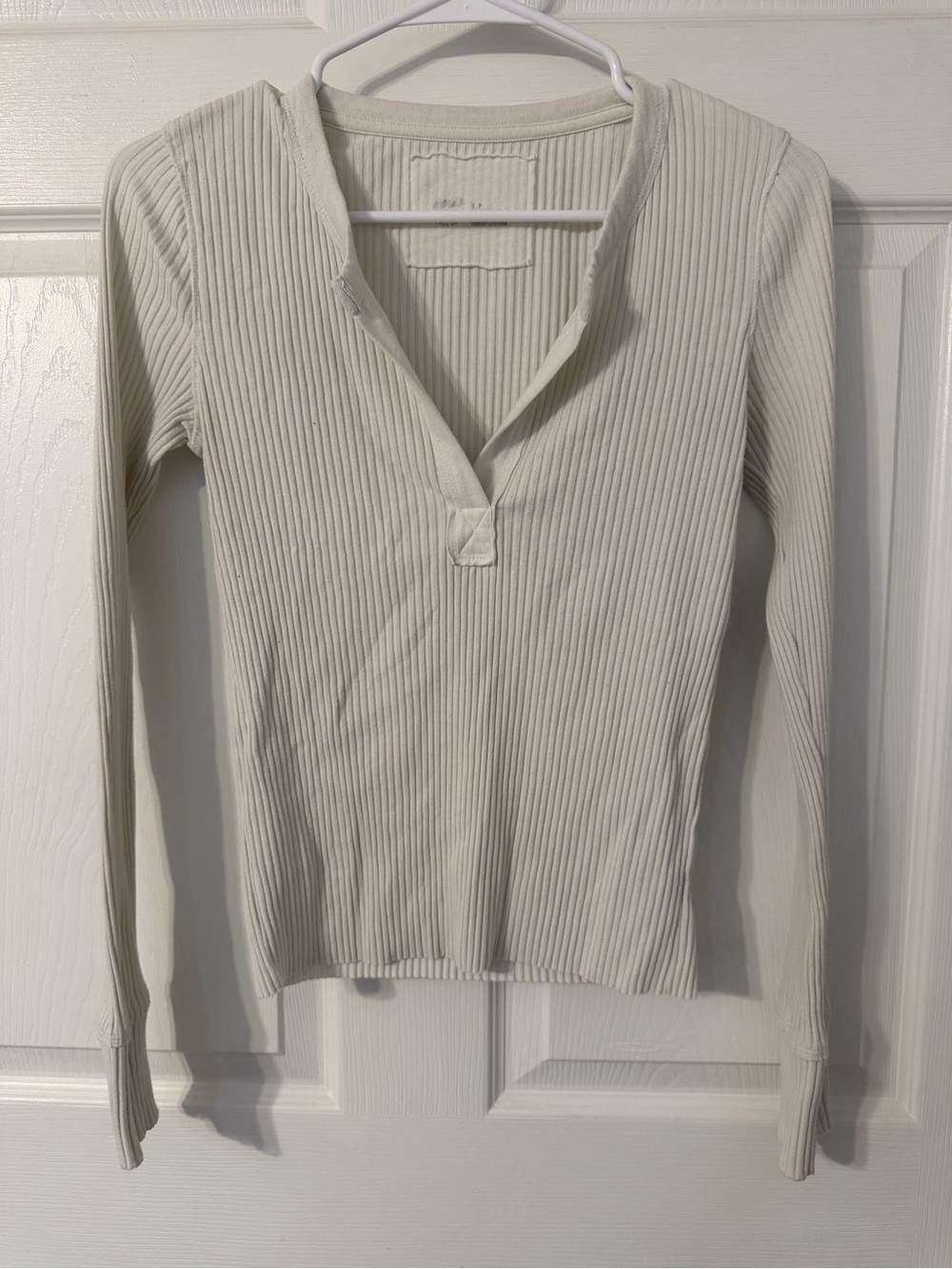 aerie Ribbed V-Neck Long Sleeve Top in Cream